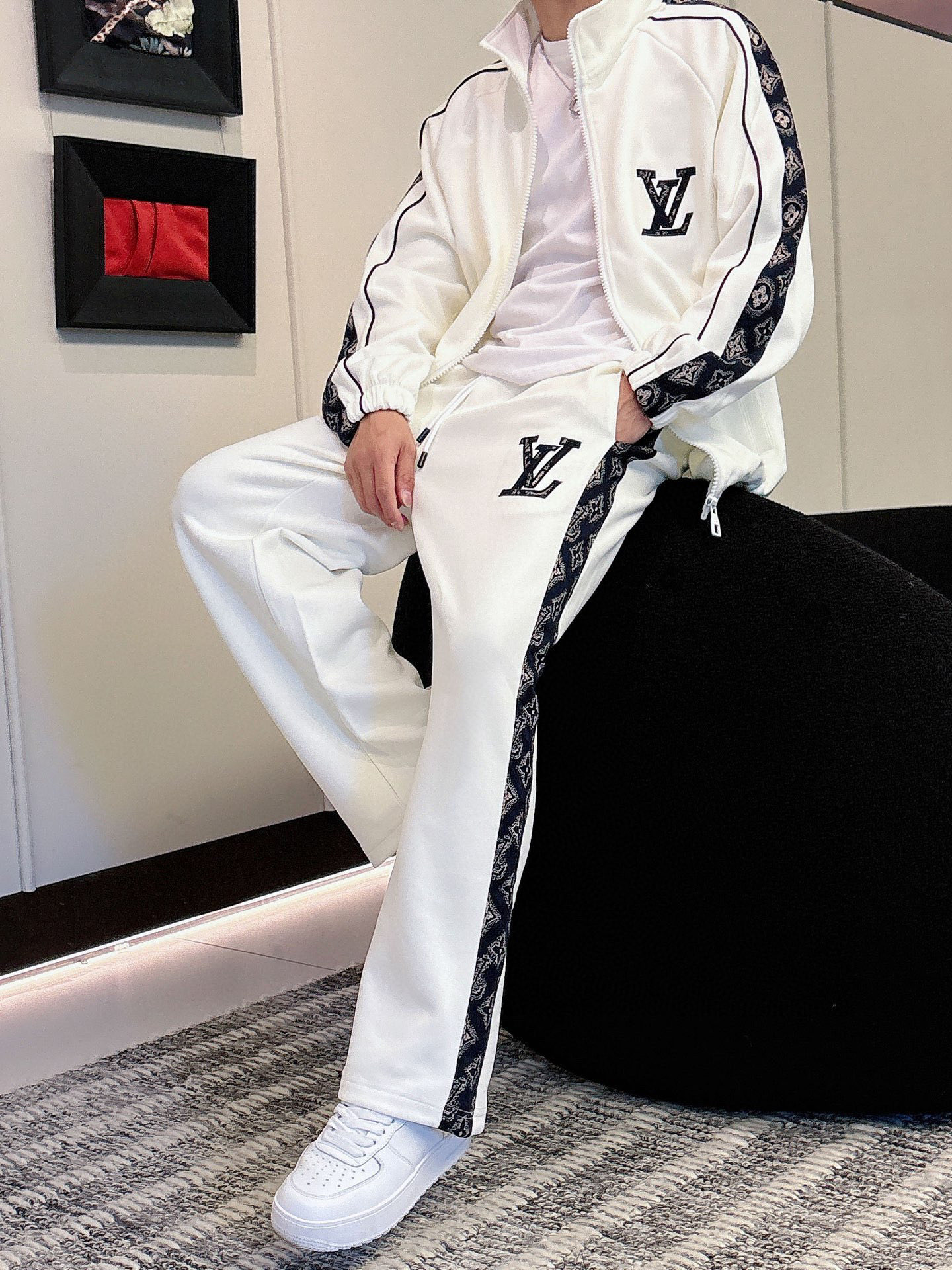 Louis Vuitton Casual Tracksuit 2025 Autumn/Winter Collection 9 i1757186326329 6500 0 10