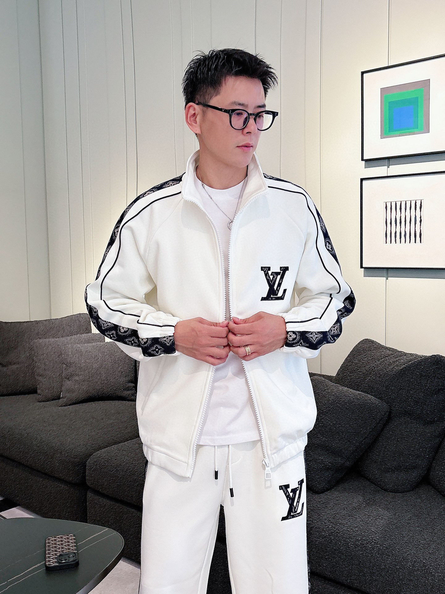 Louis Vuitton Casual Tracksuit 2025 Autumn/Winter Collection 4 i1757186327836 1107 0 11