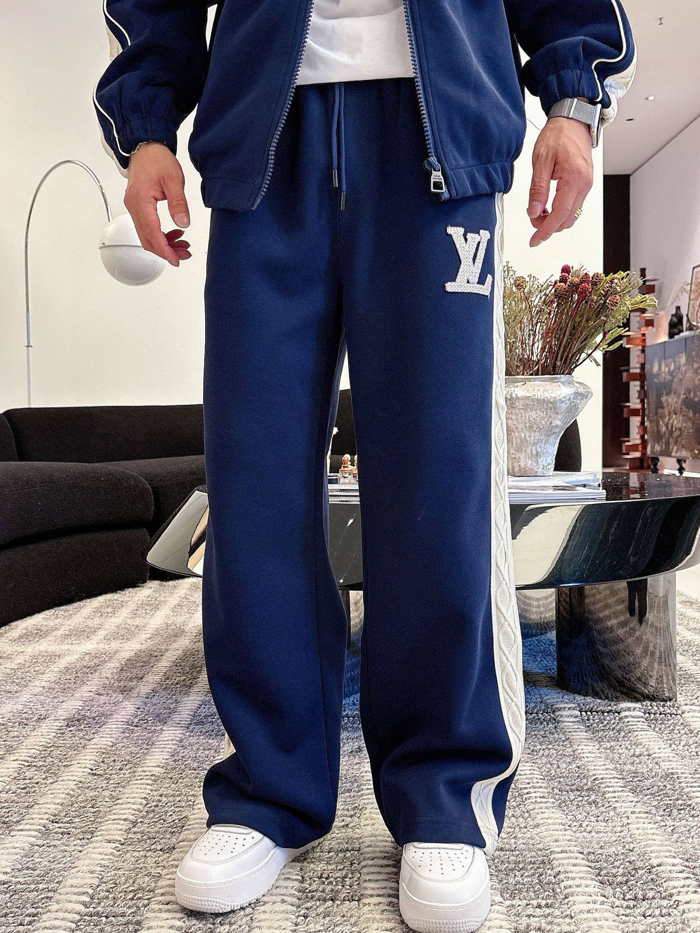 Louis Vuitton Men's Navy Blue Luxury Tracksuit with White Striped 11 i1757186488369 6637 0 9