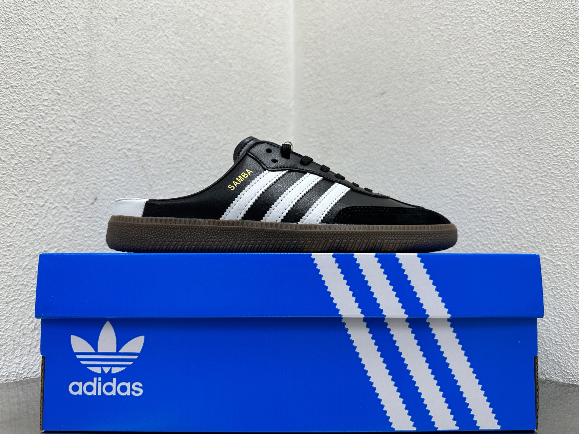 NO:886438,Real price, ready stock at the stall, a real price, didas originals SAMBA OG MULE, classic casual moral training half-pack slippers, item number LB, size 35 36 36 37 38 38 39 40 40 41 42 42 43 44 45,, slippers19860909实价 档口现货 a实价didas originals SAMBA OG MULE 经典休闲德训半包拖鞋 货号LB 尺码35 36 36 37 38 38 39 40 40 41 42 42 43 44 45,,slippers,Men's shoes