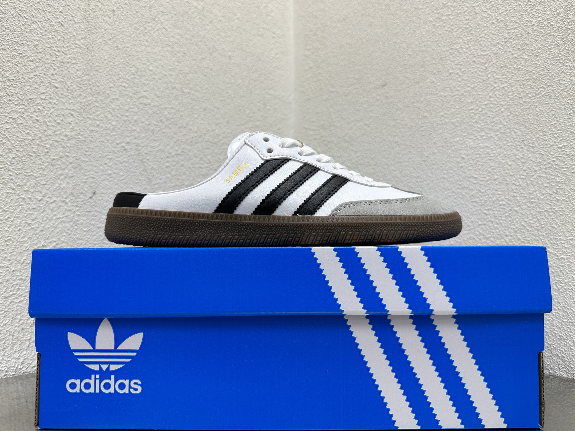 NO:886446,Real price, in stock at the stall, adidas originals SAMBA OG MULE, classic casual moral training half-pack slippers, item number LB3814, size 35 36 36 37 38 38 39 40 40 41 42 42 43 44 45,, adidas, slippers19860909实价 档口现货 adidas originals SAMBA OG MULE 经典休闲德训半包拖鞋 货号LB3814 尺码35 36 36 37 38 38 39 40 40 41 42 42 43 44 45,,adidas,slippers,Men's shoes