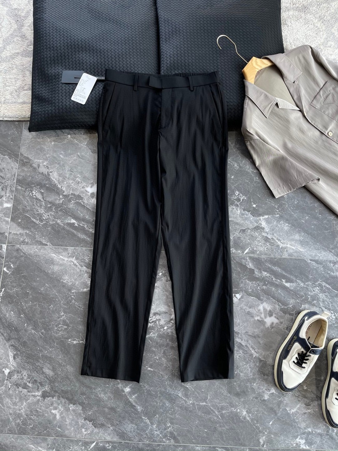 NO:141397,-Imported Tensel Laiser elastic waist loose silhouette three-dimensional tailoring men's business casual straight trousers High quality control old money love continues the consistently low-key but high-quality style, with minimal style, with exquisite fabrics and exquisite details, meeting the most appropriate definition of 