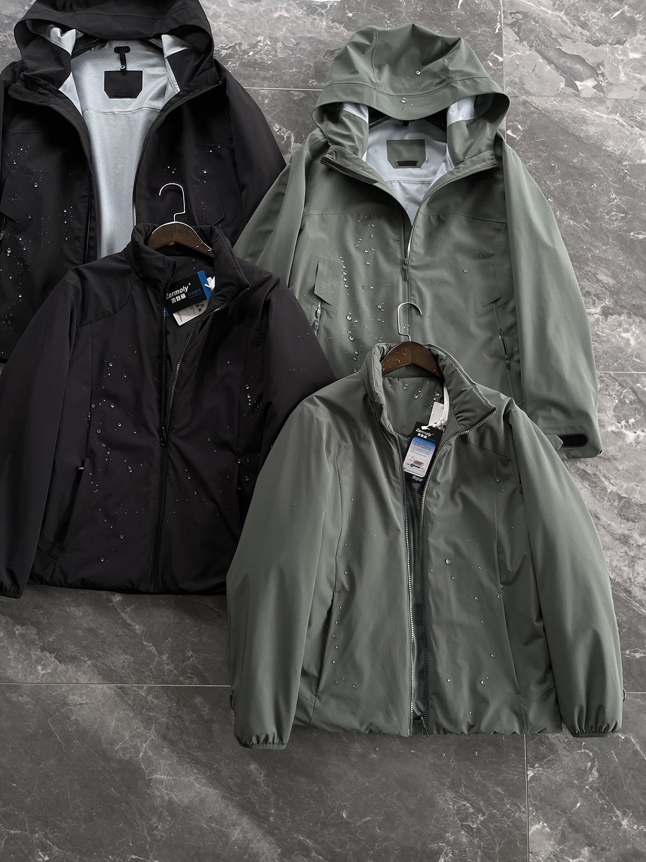 棉服 🆕-这件两件套棉衣，把户外智慧穿进了日常生活 当87.7%锦纶与12.3%氨纶织出四面弹面料，这件