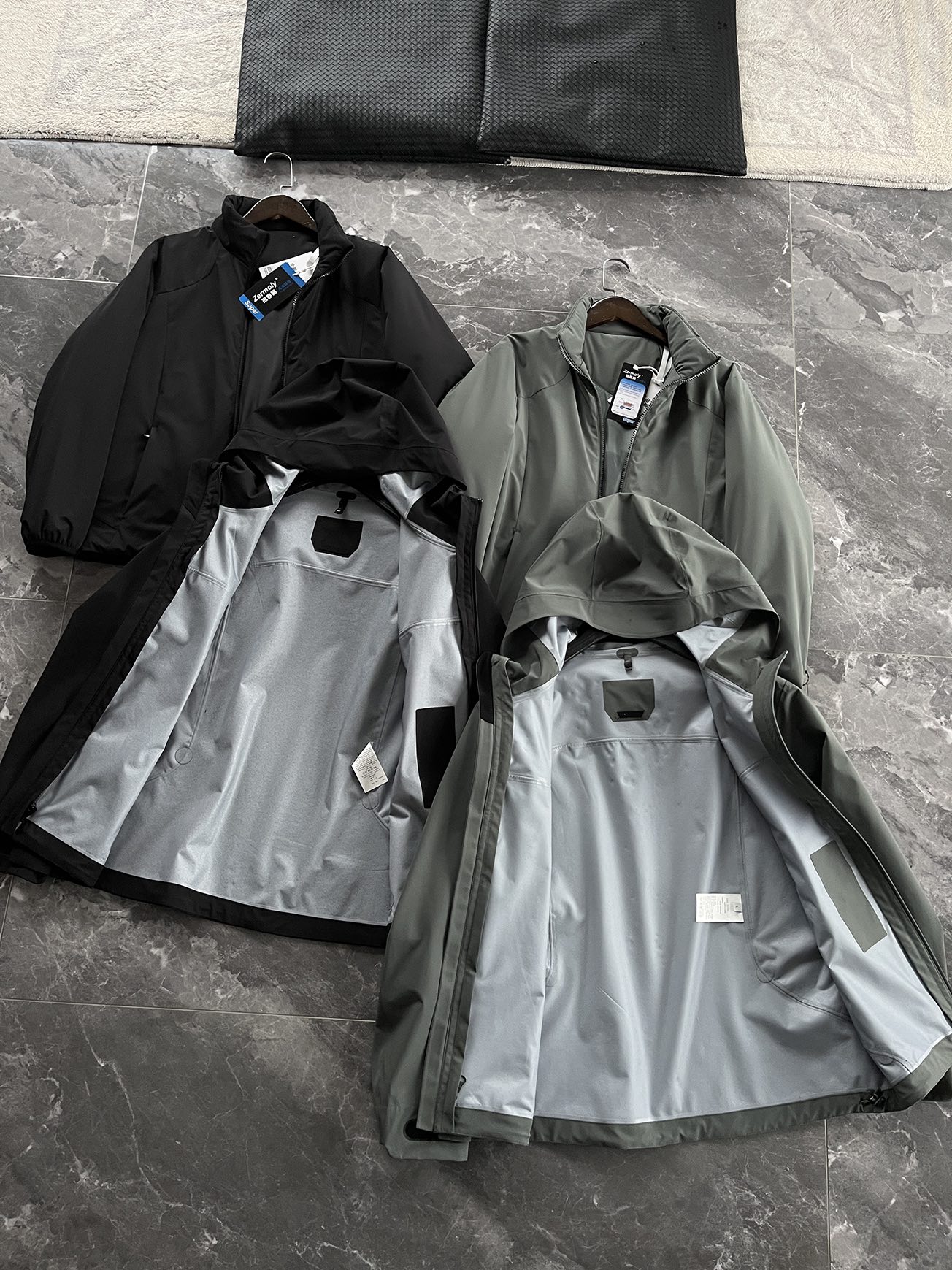 棉服 🆕-这件两件套棉衣，把户外智慧穿进了日常生活 当87.7%锦纶与12.3%氨纶织出四面弹面料，这件