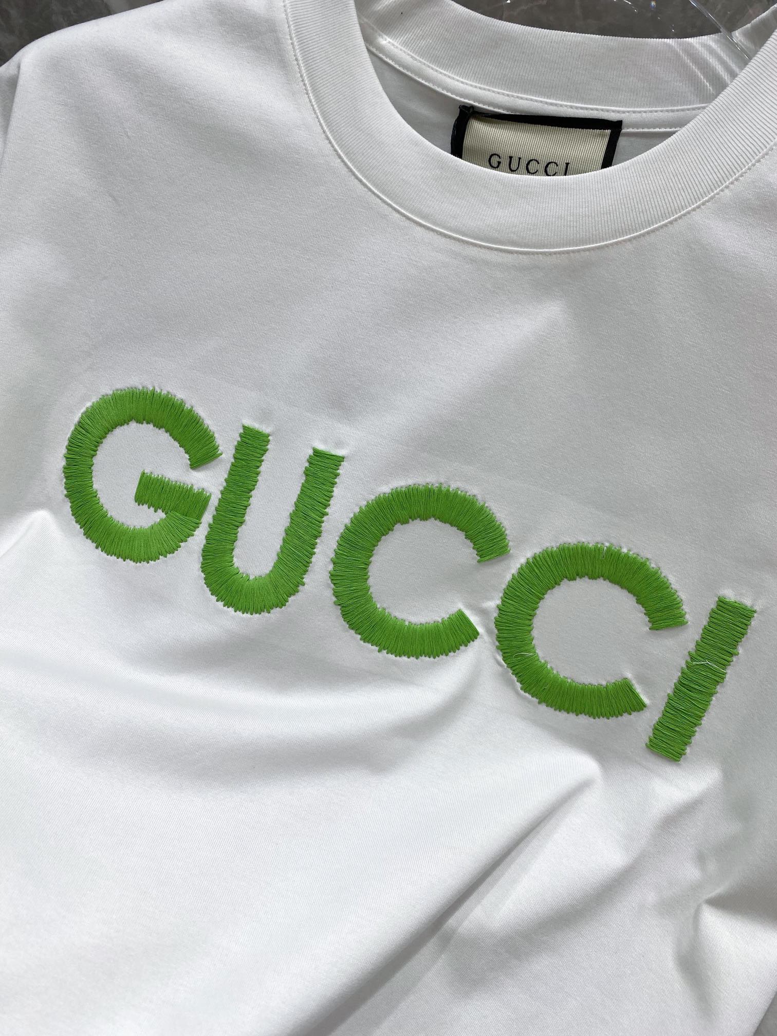 GUCCI2024春夏新款首发专柜最新款短袖圆领T恤高端订制设计前卫时尚！品牌logo重工艺设计高端定制