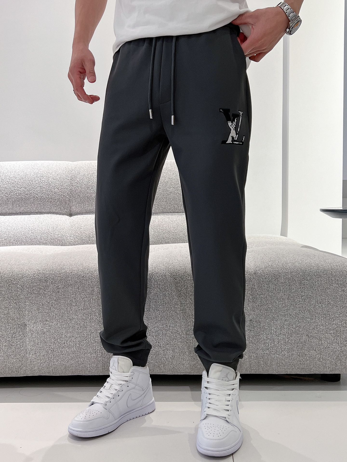 Louis Vuitton Clothing Pants & Trousers Black Grey Embroidery Cotton Spring/Summer Collection Fashion Casual