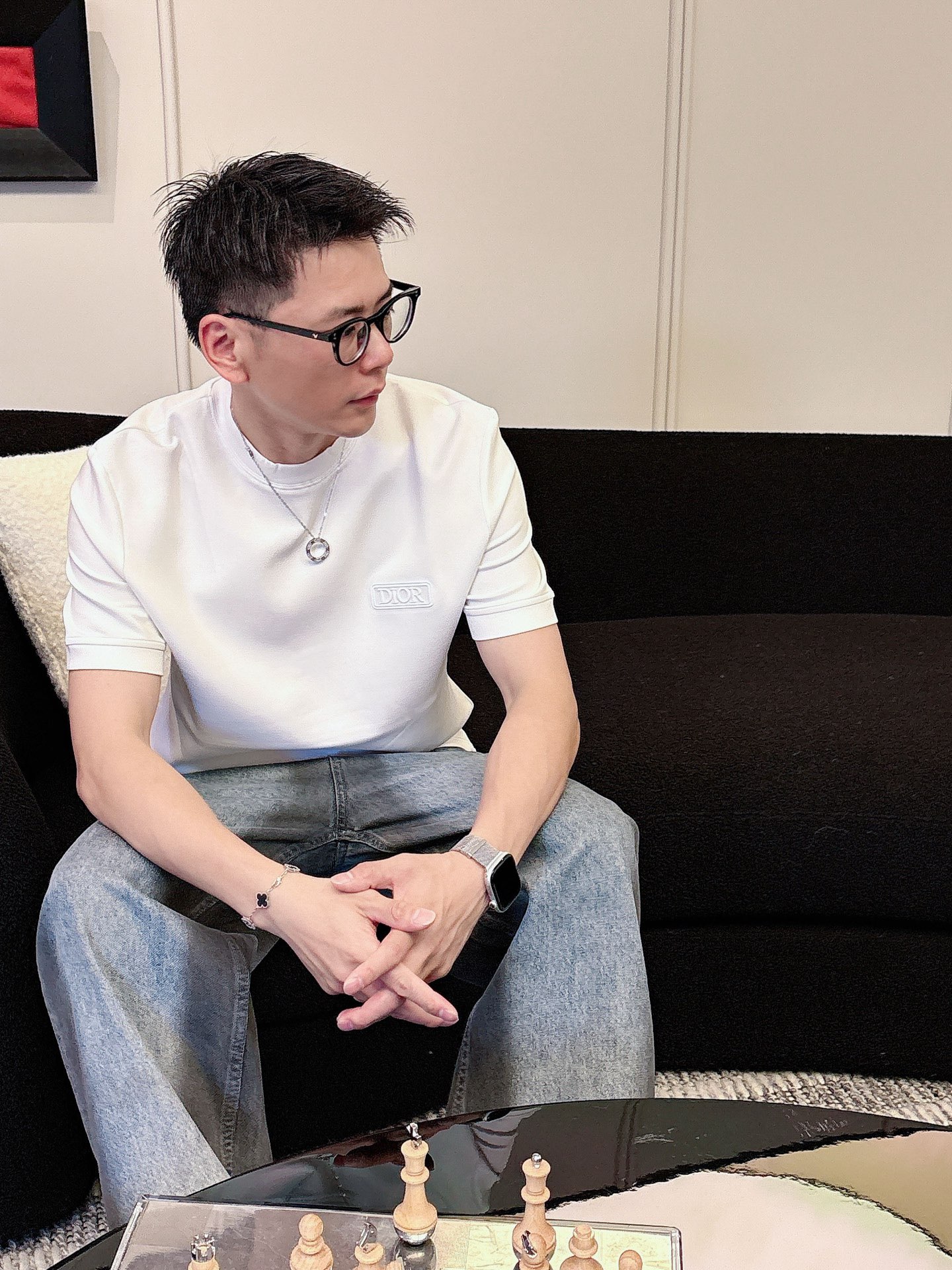 Dior2025秋冬 圆领刺绣短袖T恤打底衫 元素性的Logo徽章凸显休闲时尚魅力,依然独领时尚风骚.内