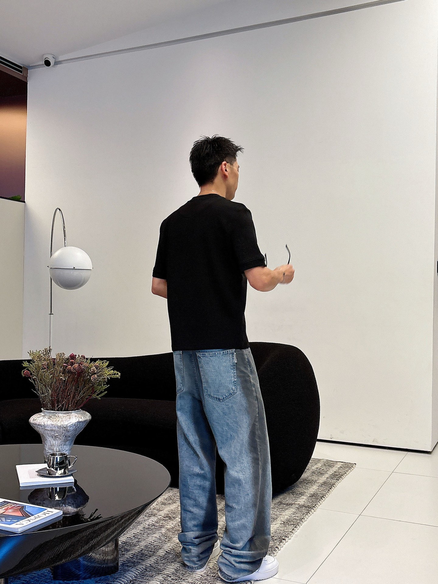 蒙口2025秋冬 圆领刺绣短袖T恤打底衫 元素性的Logo徽章凸显休闲时尚魅力,依然独领时尚风骚.内搭好