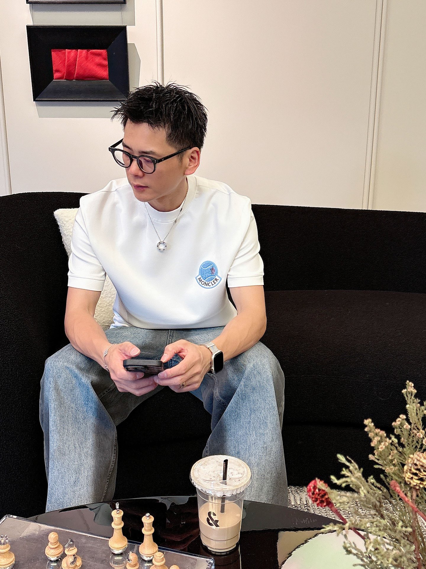 蒙口2025秋冬 圆领刺绣短袖T恤打底衫 元素性的Logo徽章凸显休闲时尚魅力,依然独领时尚风骚.内搭好