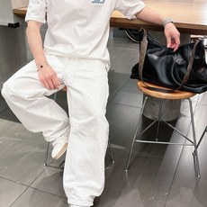 LV 2026春夏新款首发专柜最新款短袖圆领T恤 高端订制 设计前卫时尚!品牌logo重工艺设计 高 LV 2026春夏新款首发专柜最新款短袖圆领T恤 高端订制 设计前卫时尚!品牌logo重工艺设计 高