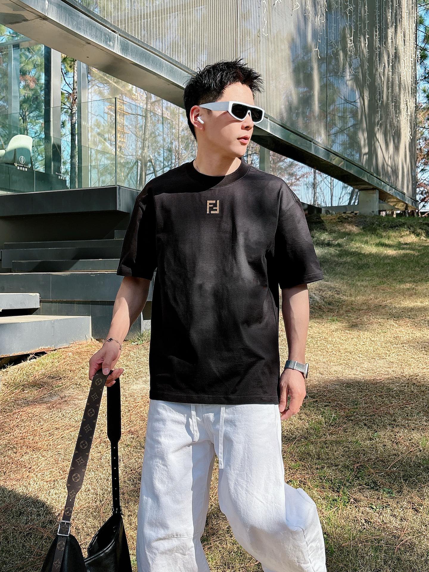 芬迪#FENDI   2026春夏新款首发专柜最新款短袖圆领T恤 高端订制 设计前卫时尚！品牌logo重