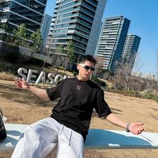 芬迪#FENDI 2026春夏新款首发专柜最新款短袖圆领T恤 高端订制 设计前卫时尚!品牌logo重 芬迪#FENDI 2026春夏新款首发专柜最新款短袖圆领T恤 高端订制 设计前卫时尚!品牌logo重