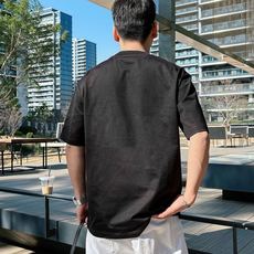 GUCCI 2026春夏新款首发专柜最新款短袖圆领T恤 高端订制 设计前卫时尚!品牌logo重工艺设 GUCCI 2026春夏新款首发专柜最新款短袖圆领T恤 高端订制 设计前卫时尚!品牌logo重工艺设
