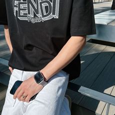 芬迪#FENDI 2026春夏新款首发专柜最新款短袖圆领T恤 高端订制 设计前卫时尚!品牌logo重 芬迪#FENDI 2026春夏新款首发专柜最新款短袖圆领T恤 高端订制 设计前卫时尚!品牌logo重