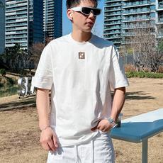 芬迪#FENDI 2026春夏新款首发专柜最新款短袖圆领T恤 高端订制 设计前卫时尚!品牌logo重 芬迪#FENDI 2026春夏新款首发专柜最新款短袖圆领T恤 高端订制 设计前卫时尚!品牌logo重