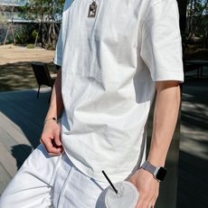 芬迪#FENDI 2026春夏新款首发专柜最新款短袖圆领T恤 高端订制 设计前卫时尚!品牌logo重 芬迪#FENDI 2026春夏新款首发专柜最新款短袖圆领T恤 高端订制 设计前卫时尚!品牌logo重