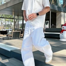 芬迪#FENDI 2026春夏新款首发专柜最新款短袖圆领T恤 高端订制 设计前卫时尚!品牌logo重 芬迪#FENDI 2026春夏新款首发专柜最新款短袖圆领T恤 高端订制 设计前卫时尚!品牌logo重