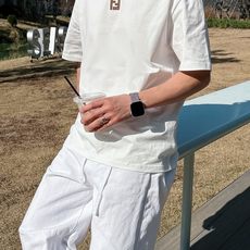 芬迪#FENDI 2026春夏新款首发专柜最新款短袖圆领T恤 高端订制 设计前卫时尚!品牌logo重 芬迪#FENDI 2026春夏新款首发专柜最新款短袖圆领T恤 高端订制 设计前卫时尚!品牌logo重