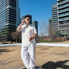 芬迪#FENDI 2026春夏新款首发专柜最新款短袖圆领T恤 高端订制 设计前卫时尚!品牌logo重 芬迪#FENDI 2026春夏新款首发专柜最新款短袖圆领T恤 高端订制 设计前卫时尚!品牌logo重