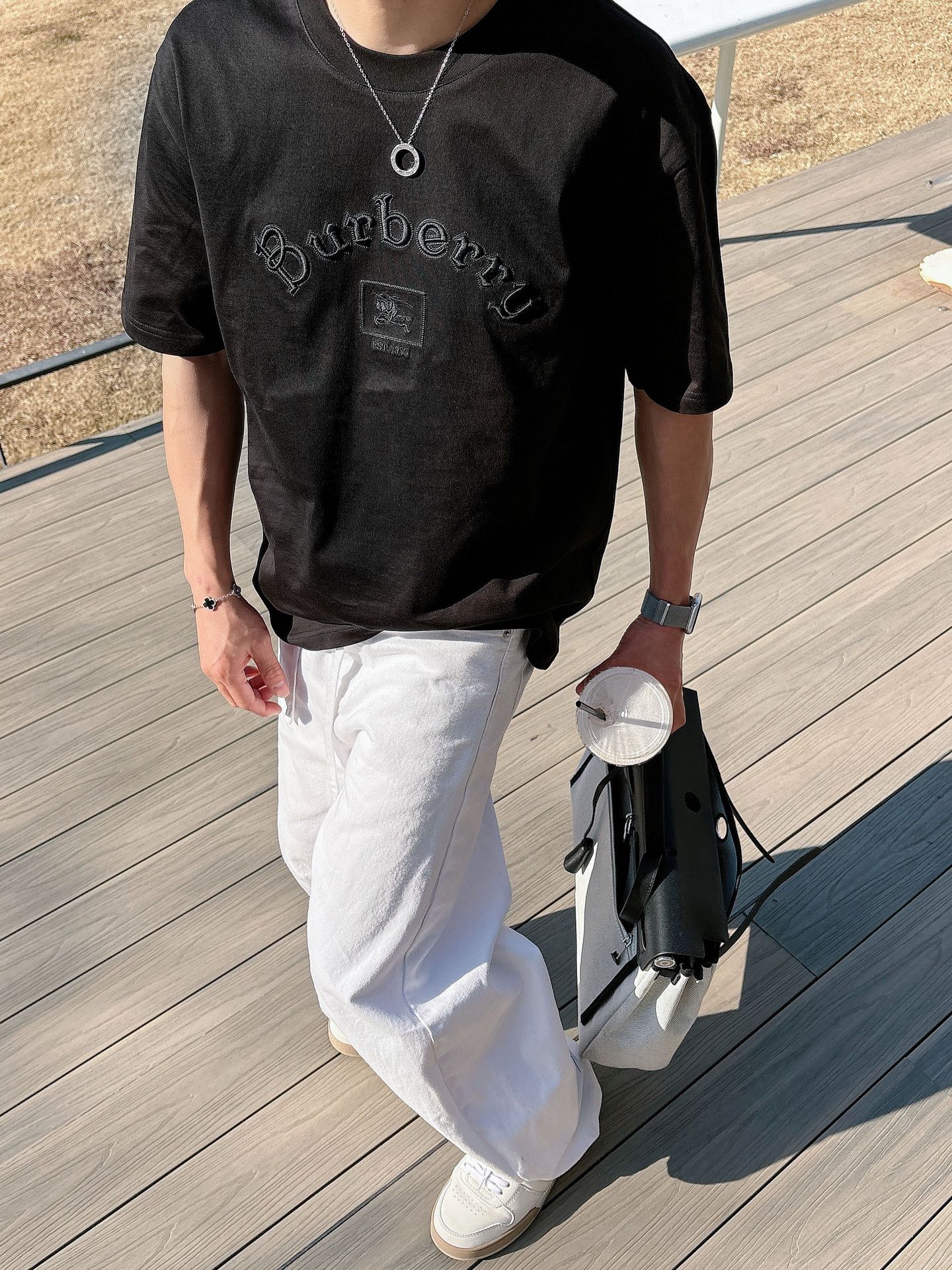 巴宝莉#BURBERRY   2026春夏新款首发专柜最新款短袖圆领T恤 高端订制 设计前卫时尚！品牌l