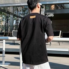 LV 2026春夏新款首发专柜最新款短袖圆领T恤 高端订制 设计前卫时尚!品牌logo重工艺设计 高 LV 2026春夏新款首发专柜最新款短袖圆领T恤 高端订制 设计前卫时尚!品牌logo重工艺设计 高