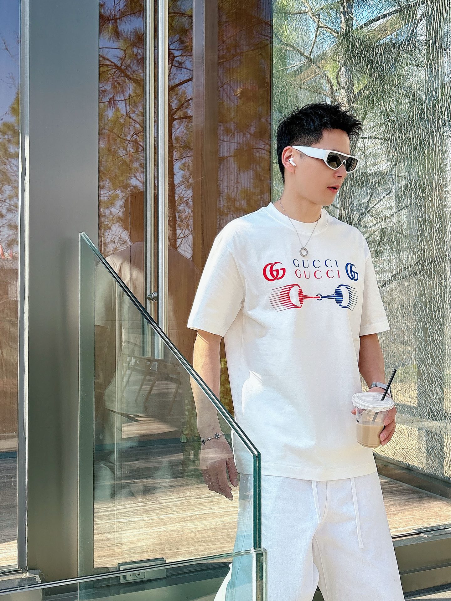 GUCCI   2026春夏新款首发专柜最新款短袖圆领T恤 高端订制 设计前卫时尚！品牌logo重工艺设