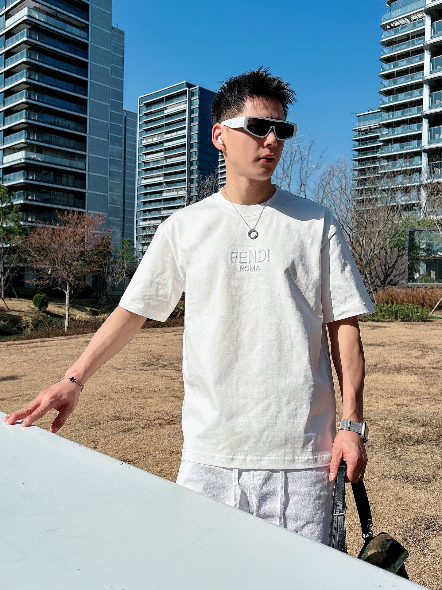 芬迪#FENDI   2026春夏新款首发专柜最新款短袖圆领T恤 高端订制 设计前卫时尚！品牌logo重