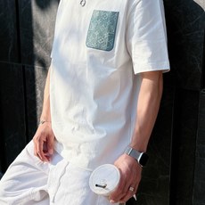 LV 2026春夏新款首发专柜最新款短袖圆领T恤 高端订制 设计前卫时尚!品牌logo重工艺设计 高 LV 2026春夏新款首发专柜最新款短袖圆领T恤 高端订制 设计前卫时尚!品牌logo重工艺设计 高