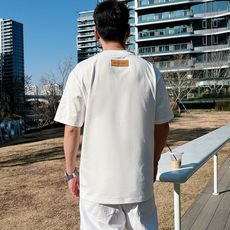 LV 2026春夏新款首发专柜最新款短袖圆领T恤 高端订制 设计前卫时尚!品牌logo重工艺设计 高 LV 2026春夏新款首发专柜最新款短袖圆领T恤 高端订制 设计前卫时尚!品牌logo重工艺设计 高