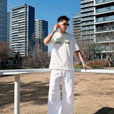 GUCCI 2026春夏新款首发专柜最新款短袖圆领T恤 高端订制 设计前卫时尚!品牌logo重工艺设 GUCCI 2026春夏新款首发专柜最新款短袖圆领T恤 高端订制 设计前卫时尚!品牌logo重工艺设