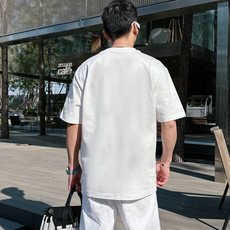 GUCCI 2026春夏新款首发专柜最新款短袖圆领T恤 高端订制 设计前卫时尚!品牌logo重工艺设 GUCCI 2026春夏新款首发专柜最新款短袖圆领T恤 高端订制 设计前卫时尚!品牌logo重工艺设