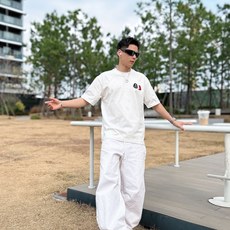 蒙口 2026春夏新款首发专柜最新款短袖圆领T恤 高端订制 设计前卫时尚!品牌logo重工艺设计 高 蒙口 2026春夏新款首发专柜最新款短袖圆领T恤 高端订制 设计前卫时尚!品牌logo重工艺设计 高
