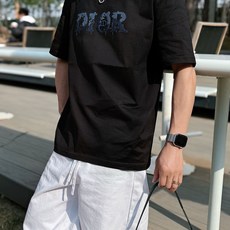 迪奥#DIOR 2026春夏新款首发专柜最新款短袖圆领T恤 高端订制 设计前卫时尚!品牌logo重工 迪奥#DIOR 2026春夏新款首发专柜最新款短袖圆领T恤 高端订制 设计前卫时尚!品牌logo重工