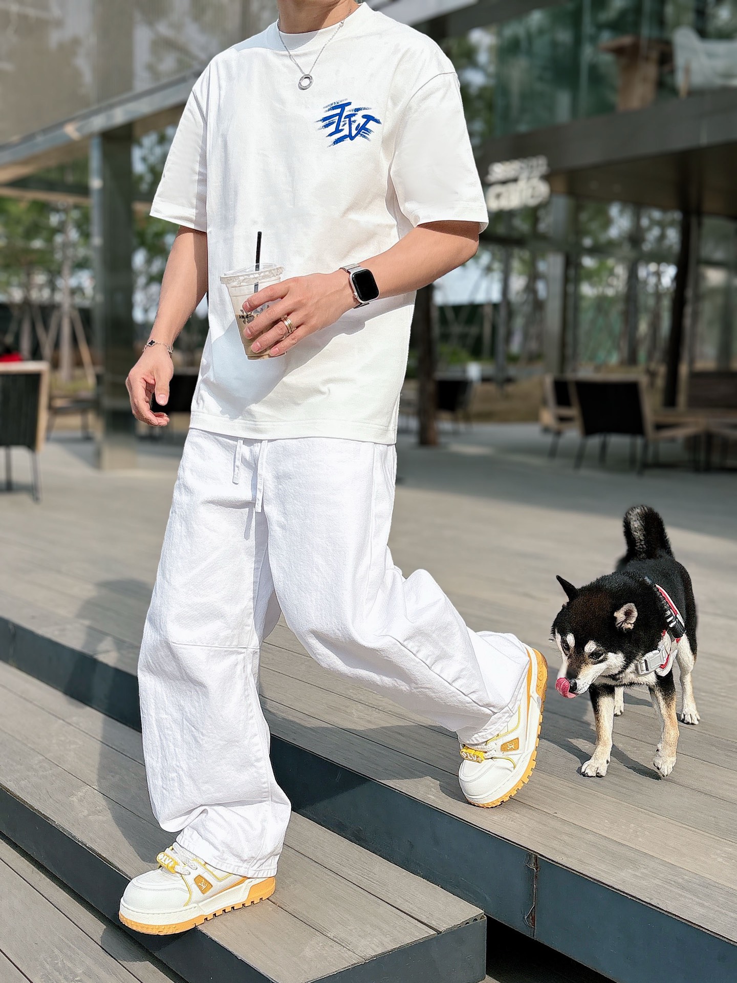 LV   2026春夏新款首发专柜最新款短袖圆领T恤 高端订制 设计前卫时尚！品牌logo重工艺设计 高