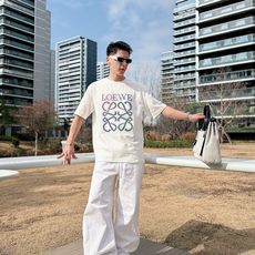 罗意威#LOEWE 2026春夏新款首发专柜最新款短袖圆领T恤 高端订制 设计前卫时尚!品牌logo 罗意威#LOEWE 2026春夏新款首发专柜最新款短袖圆领T恤 高端订制 设计前卫时尚!品牌logo