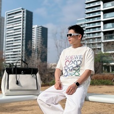 罗意威#LOEWE 2026春夏新款首发专柜最新款短袖圆领T恤 高端订制 设计前卫时尚!品牌logo 罗意威#LOEWE 2026春夏新款首发专柜最新款短袖圆领T恤 高端订制 设计前卫时尚!品牌logo