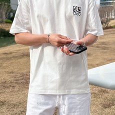 罗意威#LOEWE 2026春夏新款首发专柜最新款短袖圆领T恤 高端订制 设计前卫时尚!品牌logo 罗意威#LOEWE 2026春夏新款首发专柜最新款短袖圆领T恤 高端订制 设计前卫时尚!品牌logo