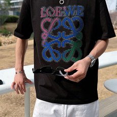 罗意威#LOEWE 2026春夏新款首发专柜最新款短袖圆领T恤 高端订制 设计前卫时尚!品牌logo 罗意威#LOEWE 2026春夏新款首发专柜最新款短袖圆领T恤 高端订制 设计前卫时尚!品牌logo