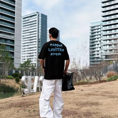 LV 2026春夏新款首发专柜最新款短袖圆领T恤 高端订制 设计前卫时尚!品牌logo重工艺设计 高 LV 2026春夏新款首发专柜最新款短袖圆领T恤 高端订制 设计前卫时尚!品牌logo重工艺设计 高
