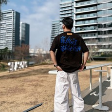 LV 2026春夏新款首发专柜最新款短袖圆领T恤 高端订制 设计前卫时尚!品牌logo重工艺设计 高 LV 2026春夏新款首发专柜最新款短袖圆领T恤 高端订制 设计前卫时尚!品牌logo重工艺设计 高