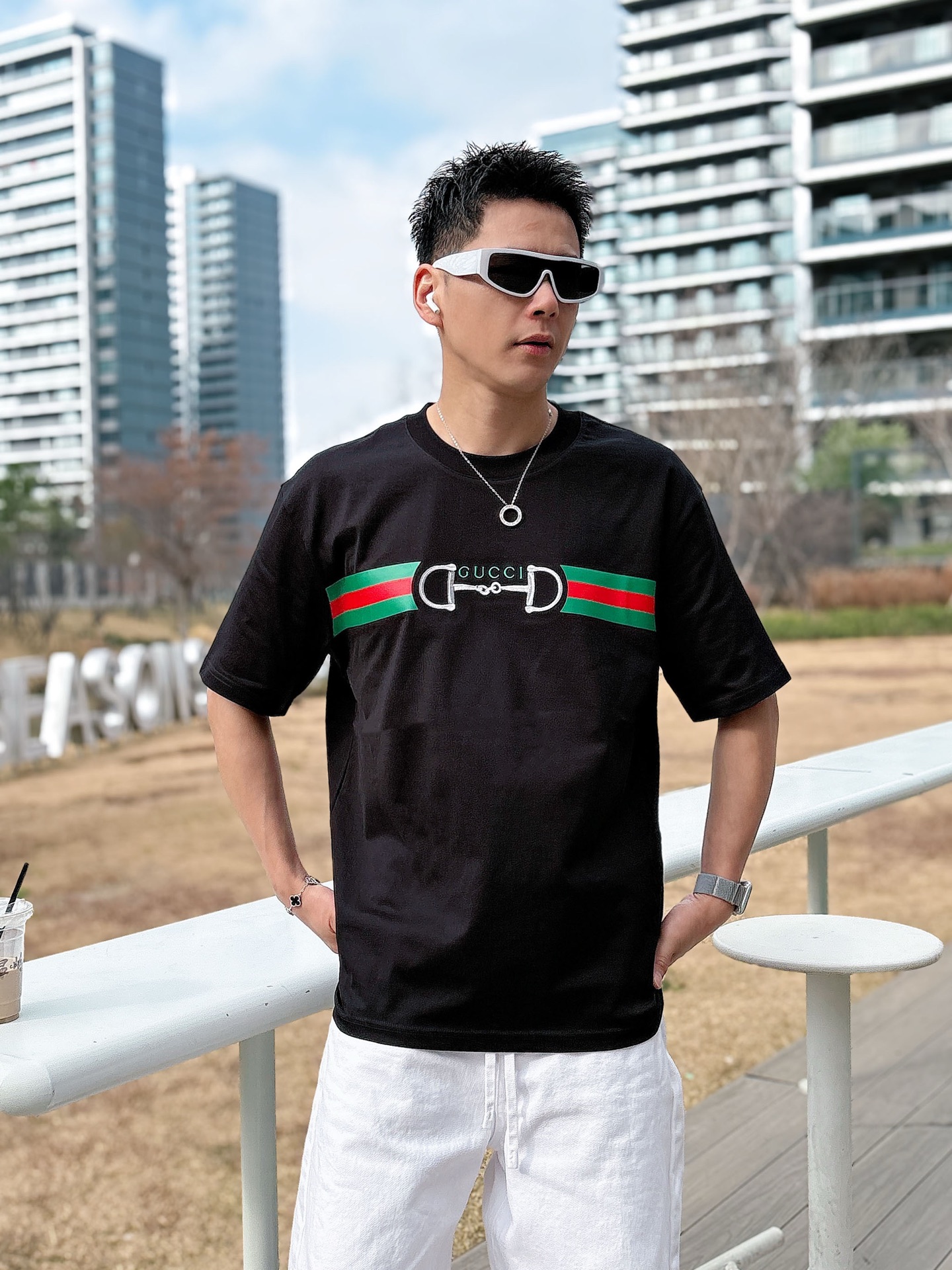 GUCCI   2026春夏新款首发专柜最新款短袖圆领T恤 高端订制 设计前卫时尚！品牌logo重工艺设
