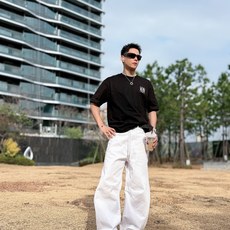 罗意威#LOEWE 2026春夏新款首发专柜最新款短袖圆领T恤 高端订制 设计前卫时尚!品牌logo 罗意威#LOEWE 2026春夏新款首发专柜最新款短袖圆领T恤 高端订制 设计前卫时尚!品牌logo