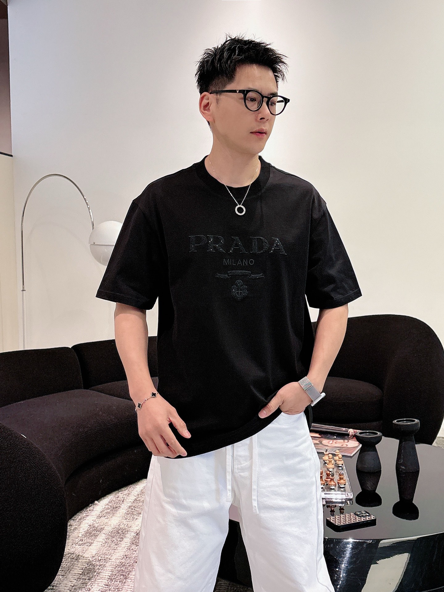普拉达#PRADA   2026春夏新款首发专柜最新款短袖圆领T恤 高端订制 设计前卫时尚！品牌logo