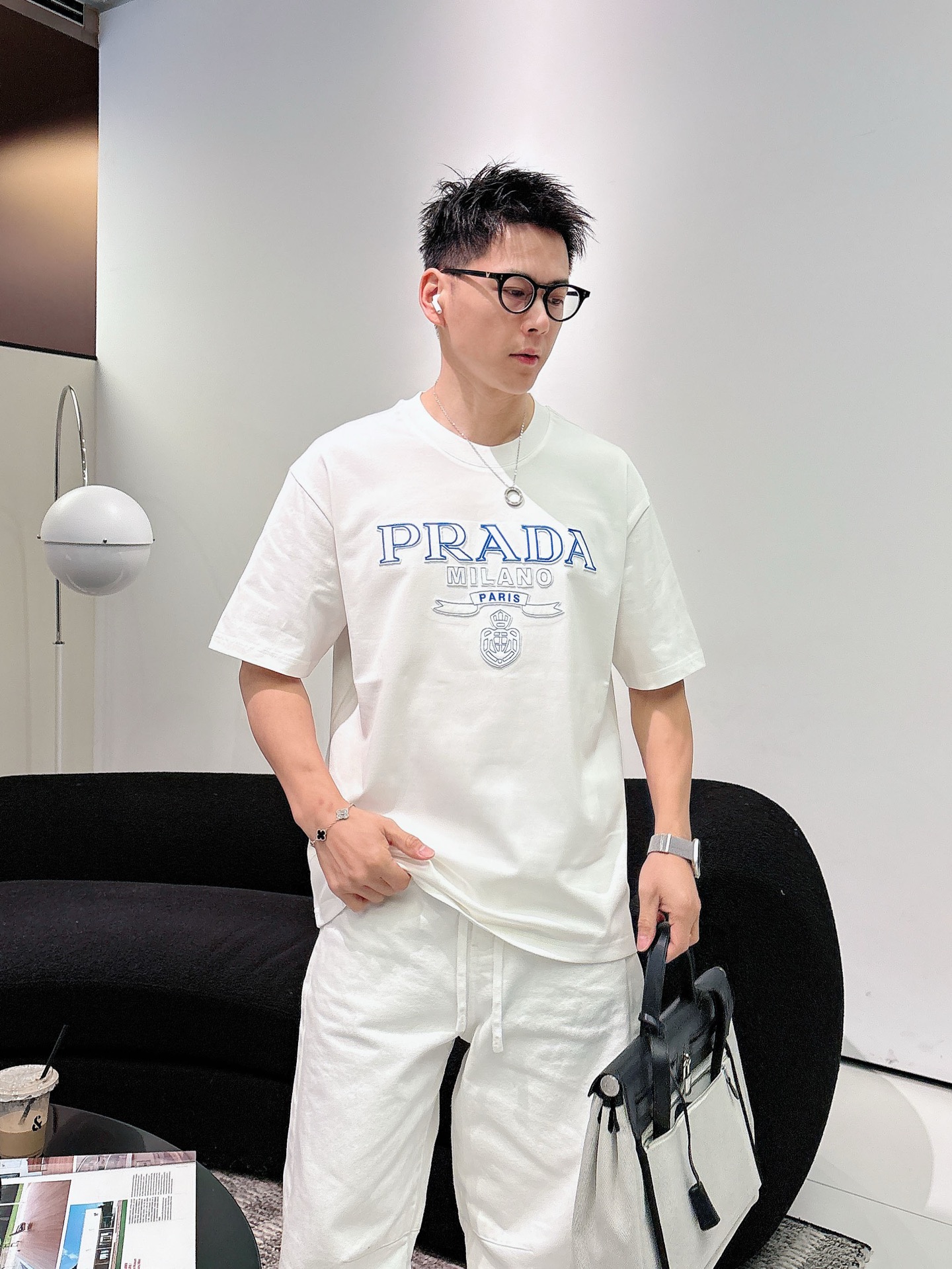 普拉达#PRADA   2026春夏新款首发专柜最新款短袖圆领T恤 高端订制 设计前卫时尚！品牌logo