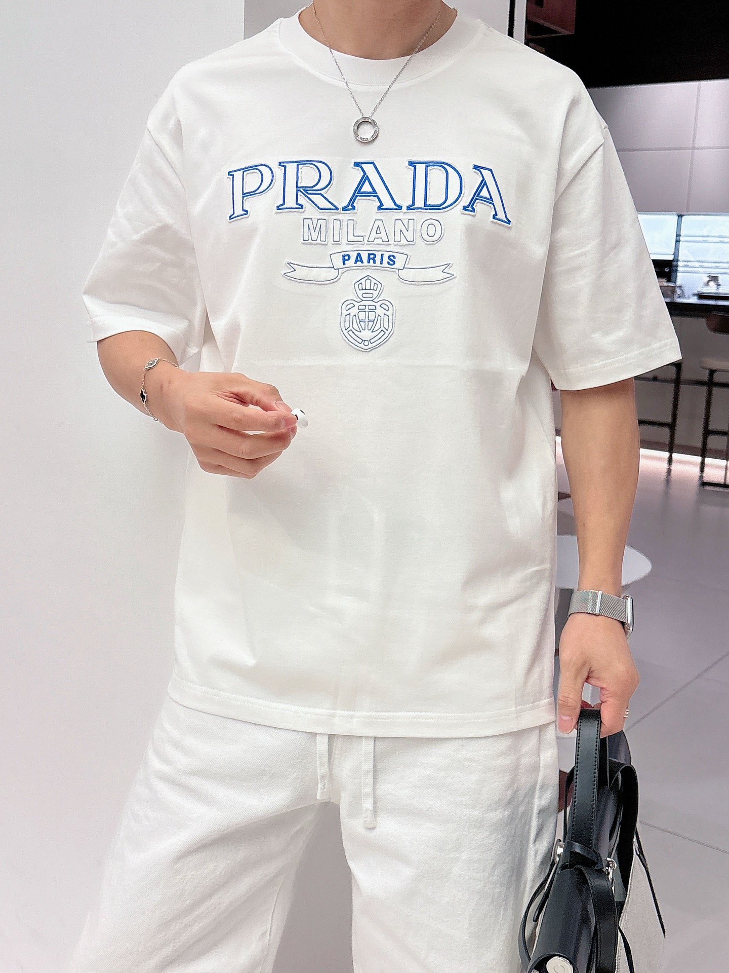 普拉达#PRADA   2026春夏新款首发专柜最新款短袖圆领T恤 高端订制 设计前卫时尚！品牌logo