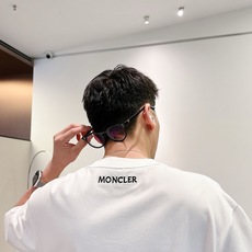 蒙口#MONCLER 2026春夏新款首发专柜最新款短袖圆领T恤 高端订制 设计前卫时尚!品牌log 蒙口#MONCLER 2026春夏新款首发专柜最新款短袖圆领T恤 高端订制 设计前卫时尚!品牌log