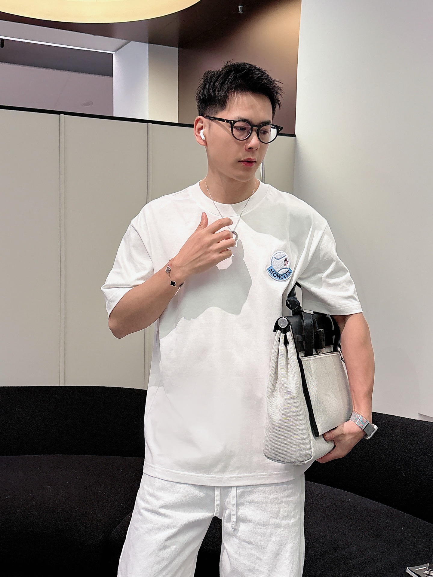 蒙口#MONCLER   2026春夏新款首发专柜最新款短袖圆领T恤 高端订制 设计前卫时尚！品牌log