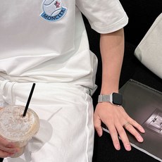 蒙口#MONCLER 2026春夏新款首发专柜最新款短袖圆领T恤 高端订制 设计前卫时尚!品牌log 蒙口#MONCLER 2026春夏新款首发专柜最新款短袖圆领T恤 高端订制 设计前卫时尚!品牌log