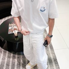 蒙口#MONCLER 2026春夏新款首发专柜最新款短袖圆领T恤 高端订制 设计前卫时尚!品牌log 蒙口#MONCLER 2026春夏新款首发专柜最新款短袖圆领T恤 高端订制 设计前卫时尚!品牌log