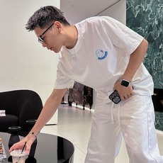 蒙口#MONCLER 2026春夏新款首发专柜最新款短袖圆领T恤 高端订制 设计前卫时尚!品牌log 蒙口#MONCLER 2026春夏新款首发专柜最新款短袖圆领T恤 高端订制 设计前卫时尚!品牌log